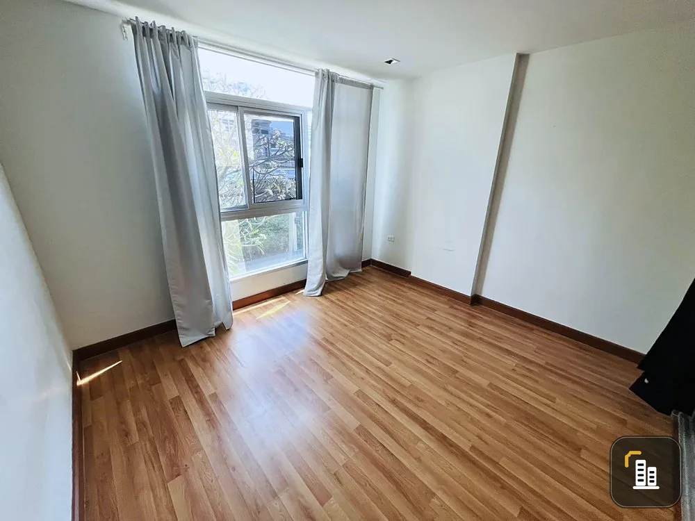 Urgent sale Casa Condo Sukhumvit 97, empty room, not too expensive, lots of usable space. You must not miss it.