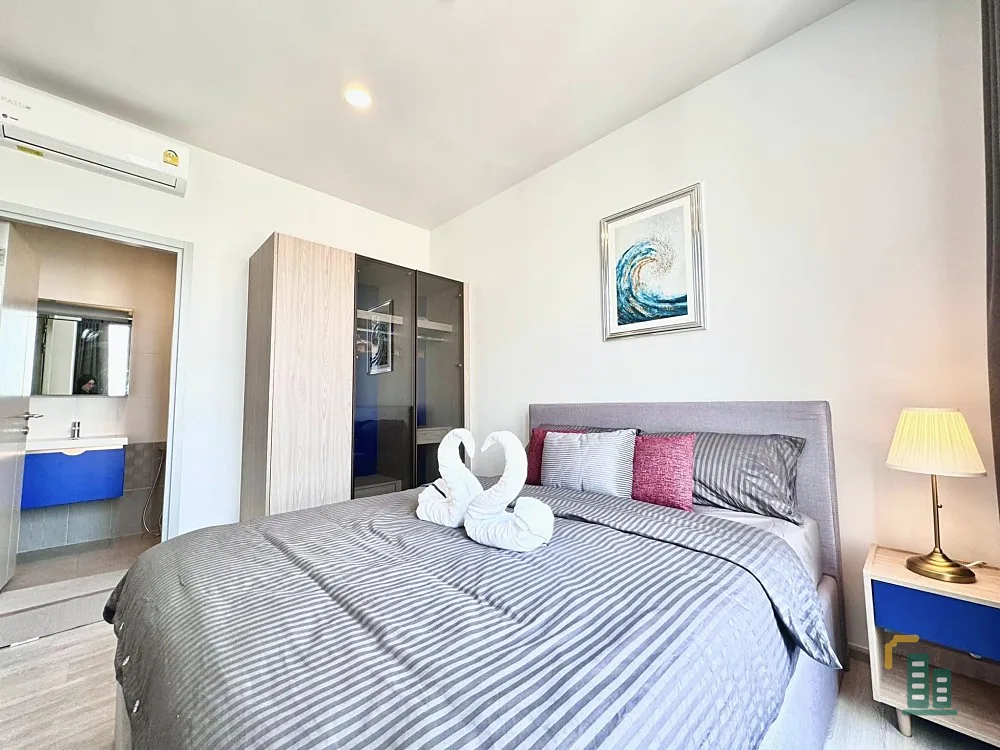 For rent, XT Ekkamai, high floor room, ready to move in. Complete set of furniture Complete electrical appliances. Book now.