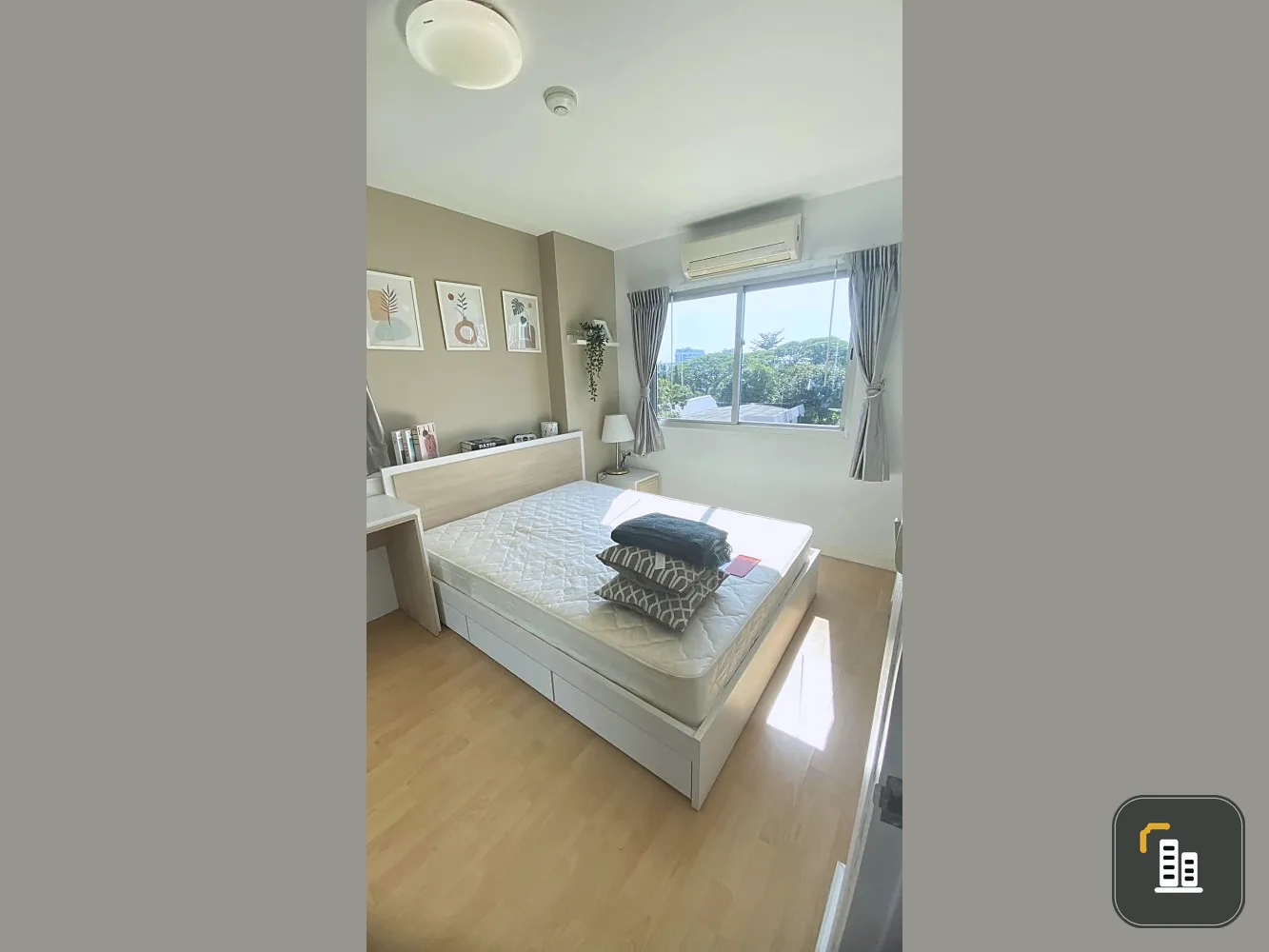 For rent: My Condo Sukhumvit 81, room ready to move in. Complete set of furniture, minimalist, minimalist, reserve quickly.