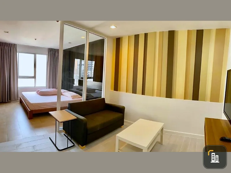 Urgent sale. One X Sukhumvit 26 Room separated into proportions. Divided into zones perfectly. Great price. Hurry and reserve.