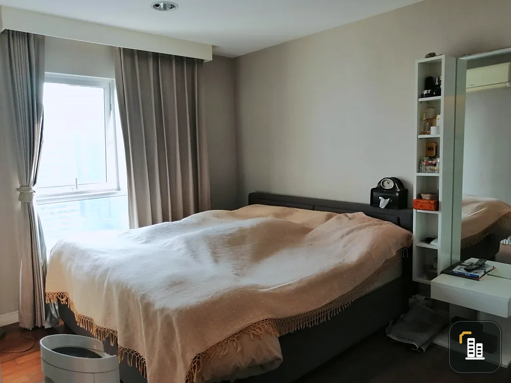 For Sale/Rent: Belle Grand Rama 9. High-floor unit, fully furnished and equipped with all appliances. Don't miss out—you'll regret it if you do!