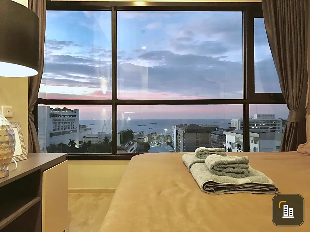 For sale: The Base Central Pattaya, 12th floor, beautiful sea view, well-decorated room, very livable. If you don't reserve, you'll make a big mistake