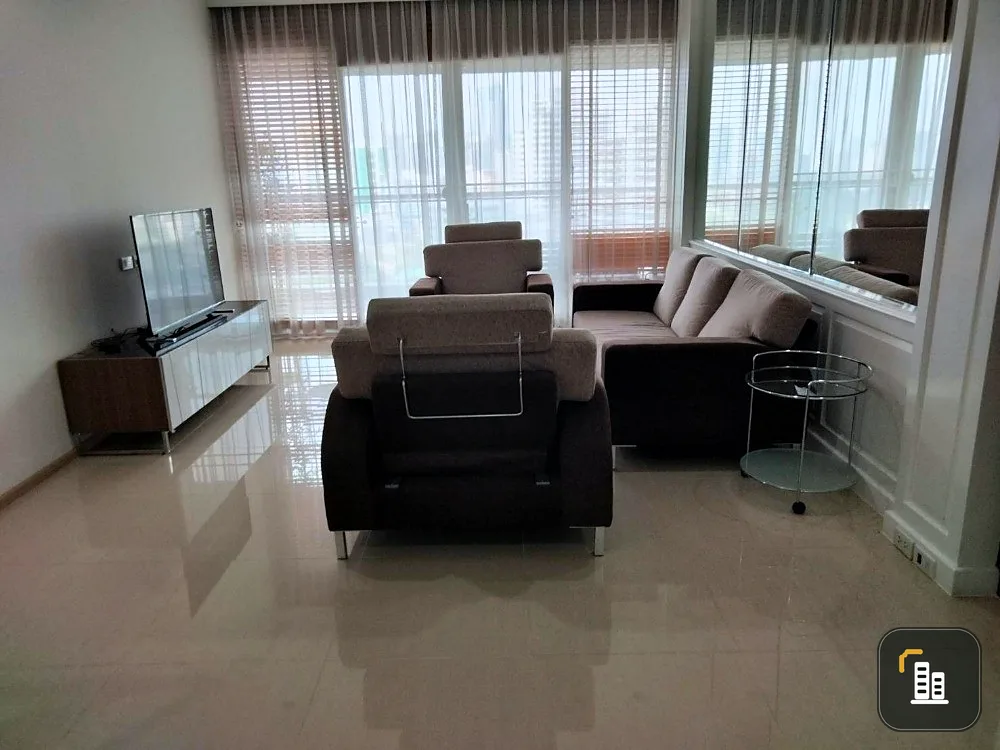 Condo for rent, The Lake Sukhumvit 16, corner room, wide balcony, city view, perfect for relaxation.