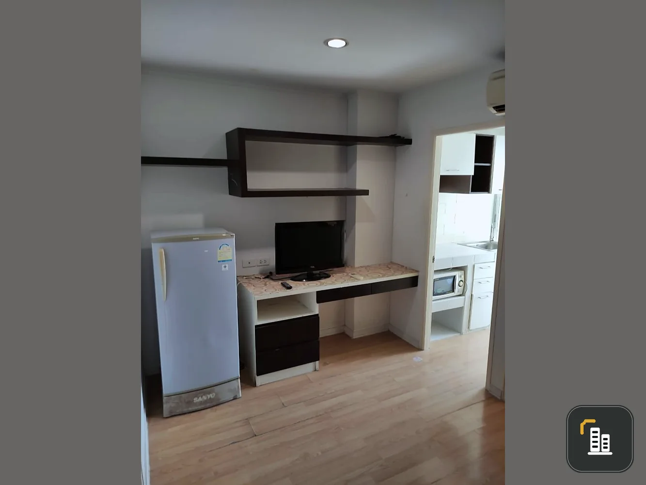 For urgent rent, Condo Lumpini Ville Ramintra - Lak Si, fully furnished, ready to move in, complete amenities, book now.