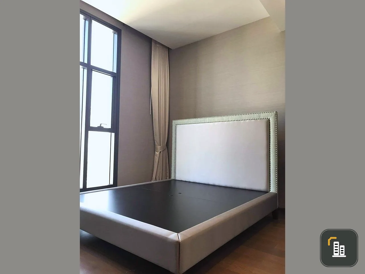 For sale: The Diplomat Sathorn, high floor, well decorated room. Cool built-in furniture Good like this, reserve now.