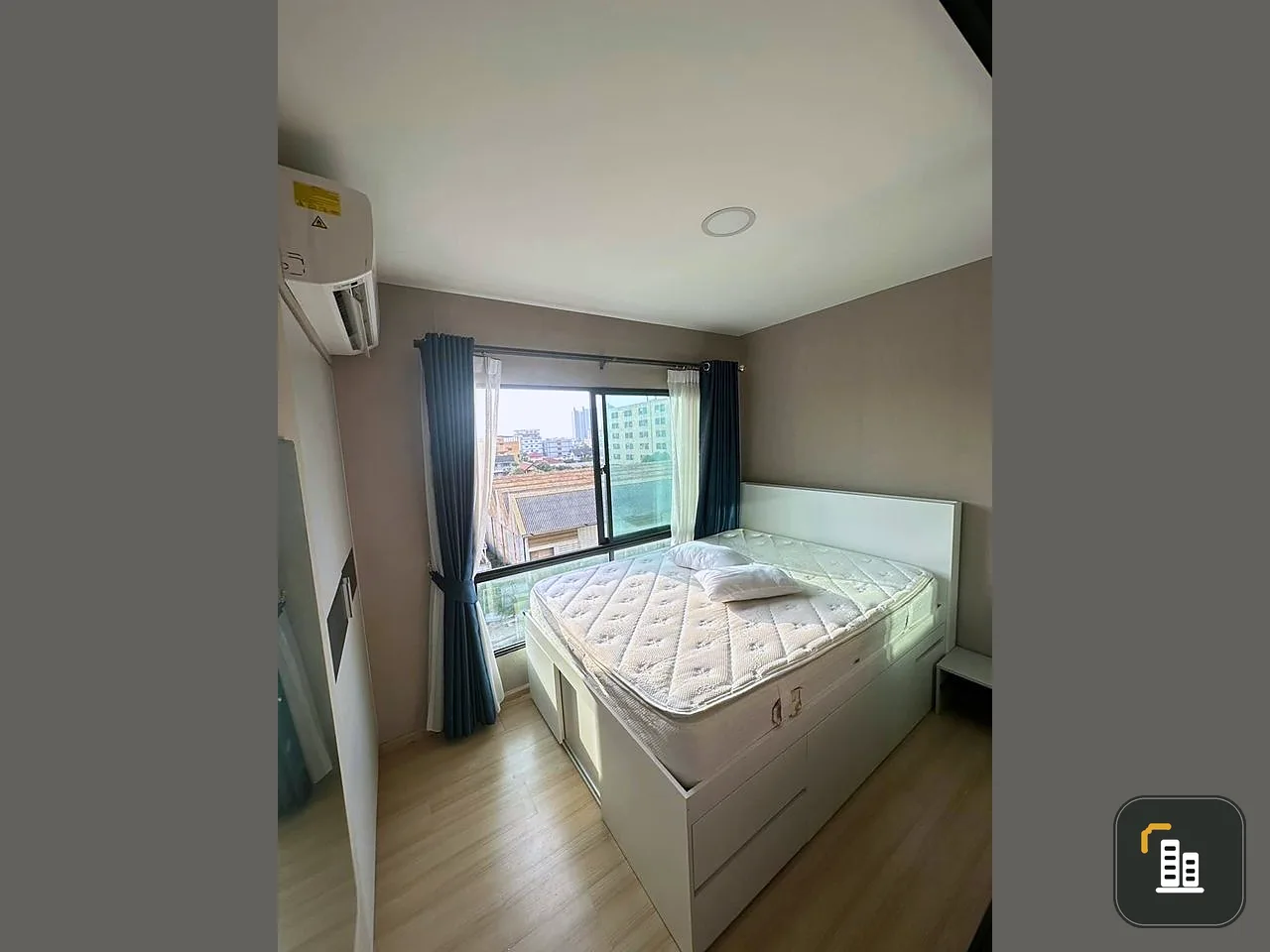 For sale Lesto condo Sukhumvit 113, nice room, friendly price. You can carry your bag.