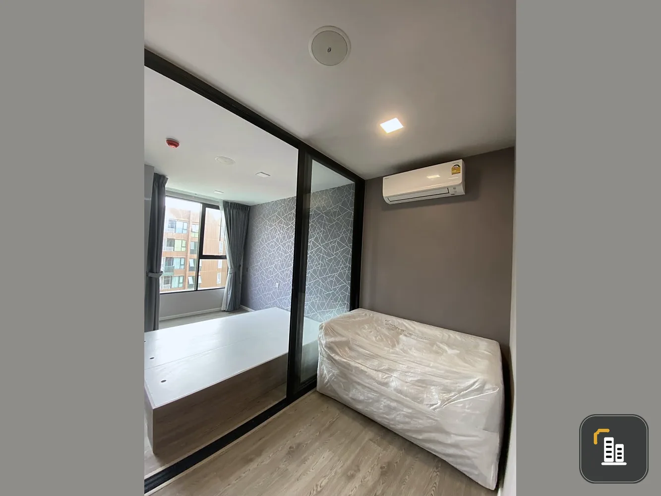 For rent, Cave Town Colony, 7th floor, view of the pool, comes with complete decorations. Book now before it slips away.