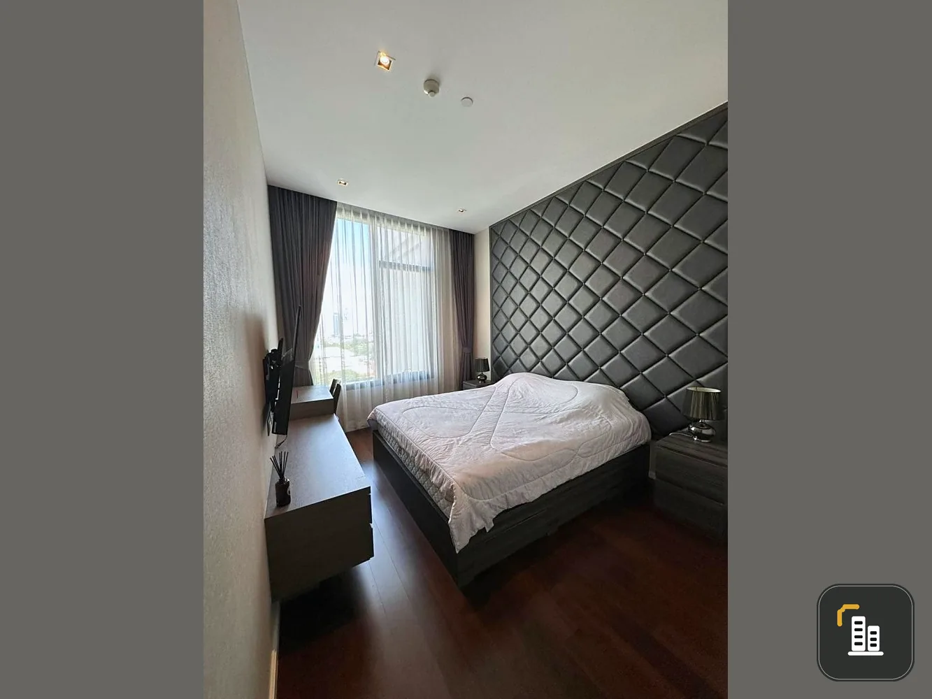 Condo for sale, The Diplomat 39, 2 bedrooms, 2 bathrooms, fully furnished, ready to bring your bags in.