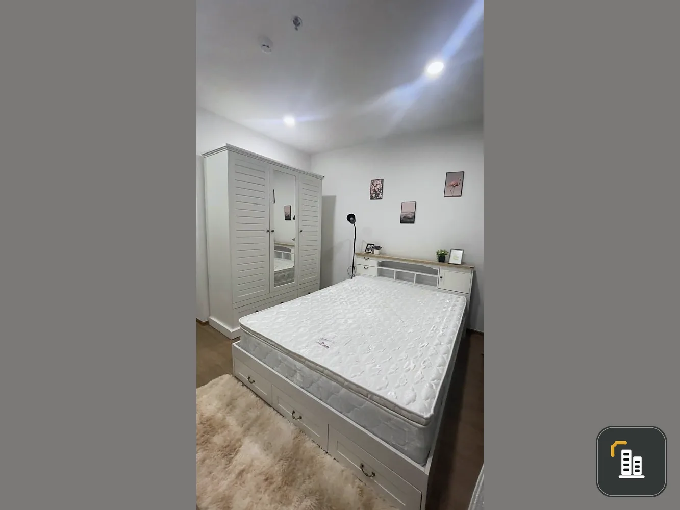 For rent: The Livin Phetkasem 37, high floor, complete set of furniture. Complete electrical appliances, don't miss out.
