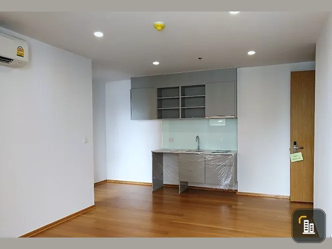 For sale: Noble Revo Silom, 1 bedroom, 1 bathroom, good high view, not blocked, good price, reserve now.