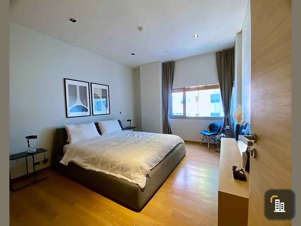 For rent: Saladaeng Residence, a luxury condo in the heart of the city, beautifully decorated, stylish, so livable. If you don't reserve, you'll miss