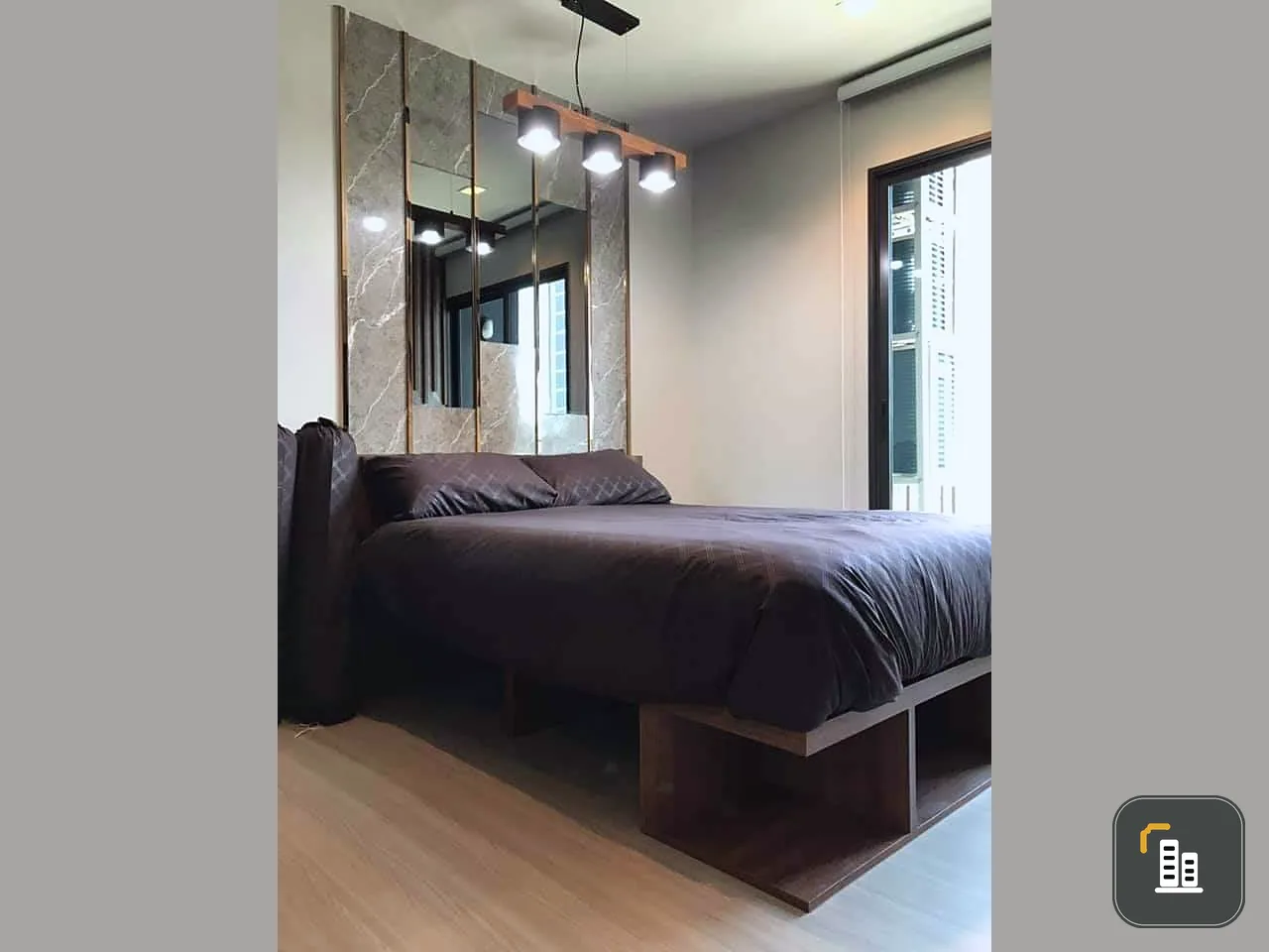 Condo for sale: Life Asoke Rama 9, decorated room, ready to move in. Complete set of furniture, built-in, very good. Hurry and reserve quickly.