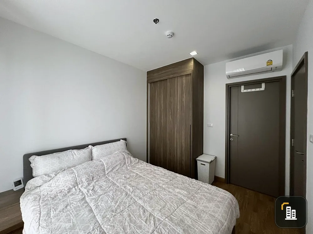 Condo for sale, The Line Phahonyothin Park, decorated in white tones, seating area, 2nd floor, hurry and own it now.