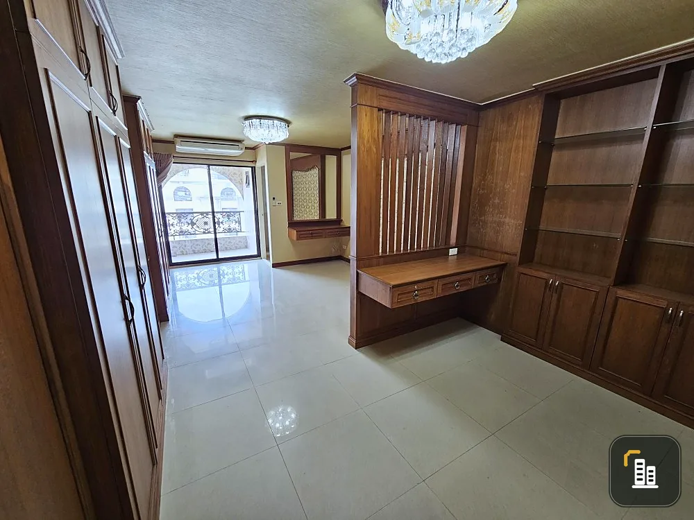 Condo for sale, Champs Elysees Chaengwattana, well decorated and built-in, beautiful numbers, definitely a hit. Don't miss it.