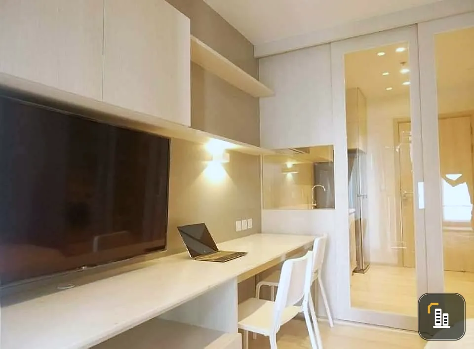 For rent: Life One Wireless, STUDIO room, 12th floor, garden view, white room, clean, easy on the eyes, miss it and you'll regret it.