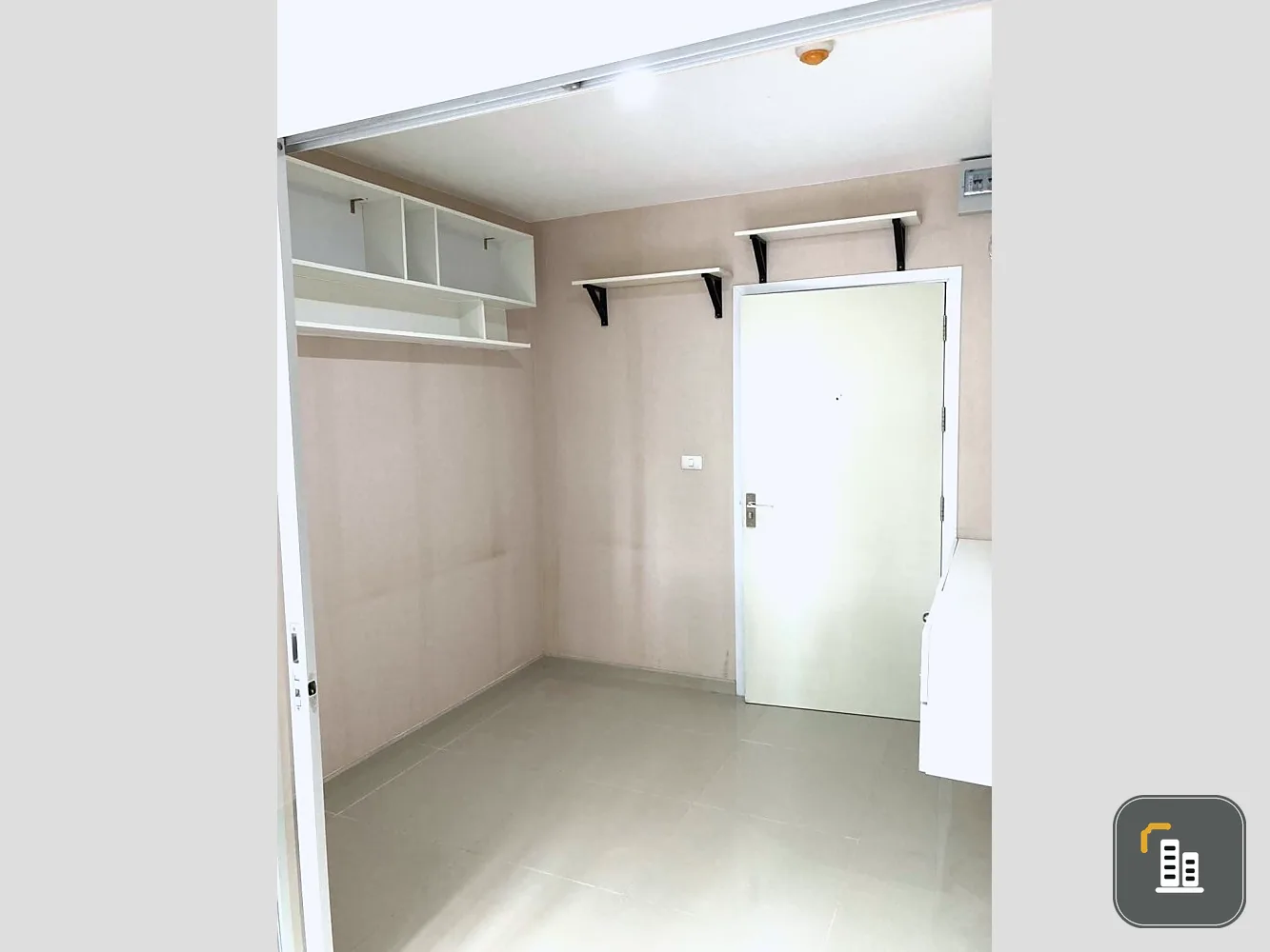 Condo for sale, The Privacy Lat Phrao-Sena, empty room, clean, comfortable to the eyes, great central area. Don't miss this price.