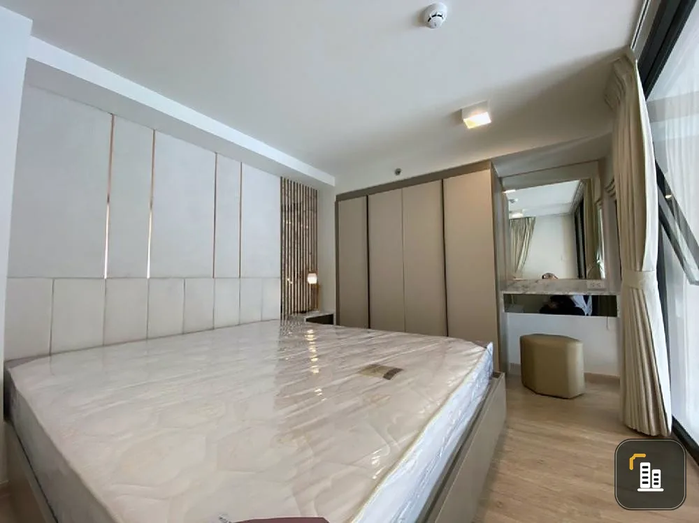 Condo for sale or rent, Ideo Sathorn-Wongwian Yai, open view, Duplex room, beautifully decorated throughout the room.