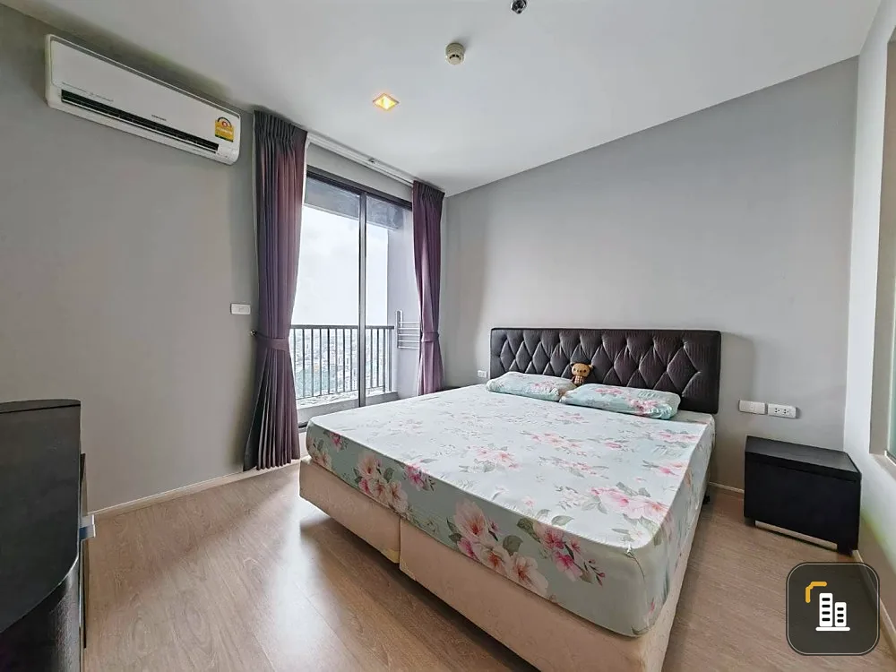 For Rent Ryhthm Sukhumvit 44/1, spacious room, divided into sections. Just come and move in.
