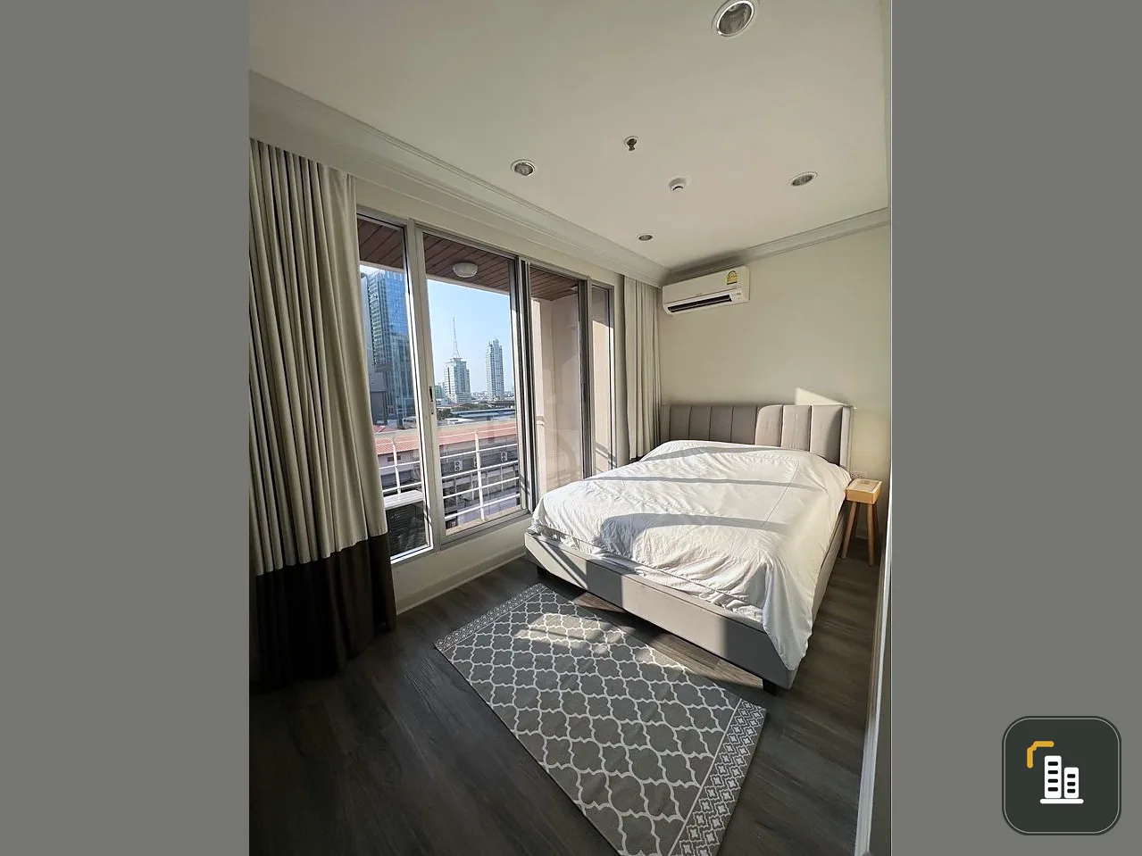 For rent, Pathumwan Resort, beautifully decorated room with built-ins. The most premium furniture Don't be afraid to just look and reserve.