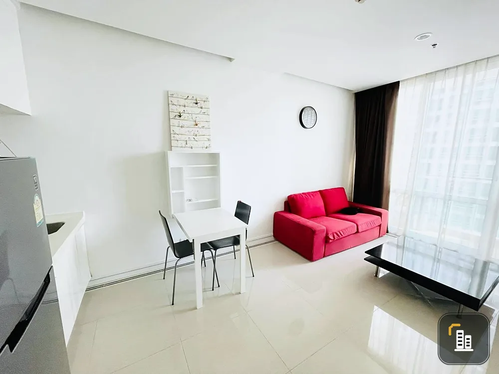 For rent: TC Green Rama 9, 1 bedroom, 1 bathroom, spacious room. Complete facilities If you miss it, you'll regret it.
