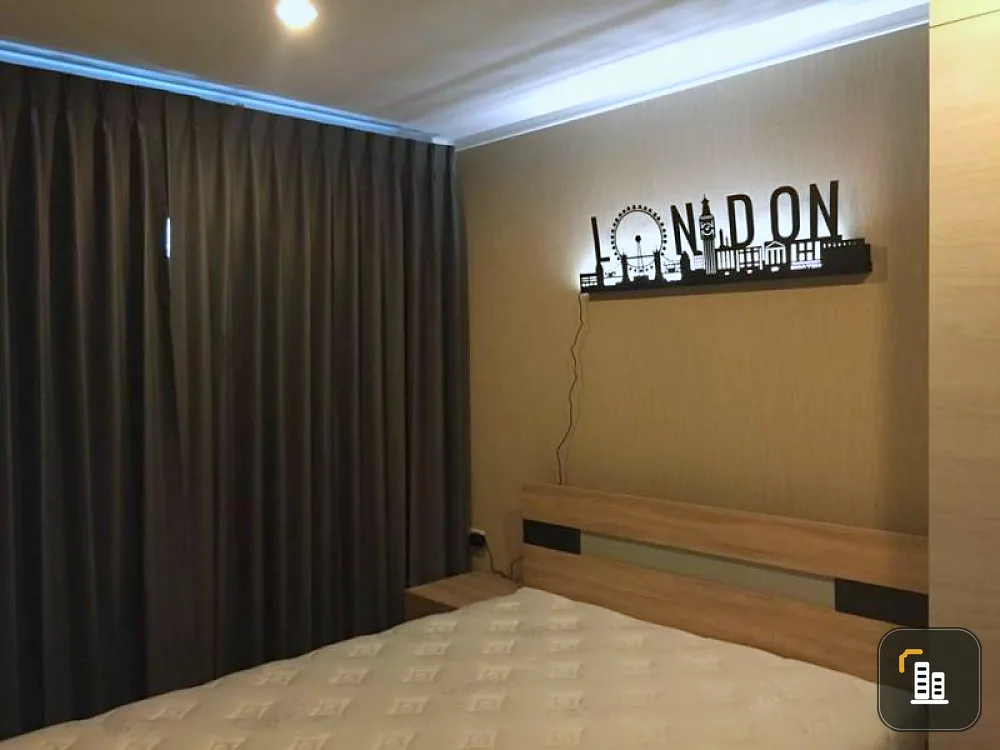 Lumpini Park Rama 9-Ratchada, selling pool view, cool room, cool wind all day long before falling out.