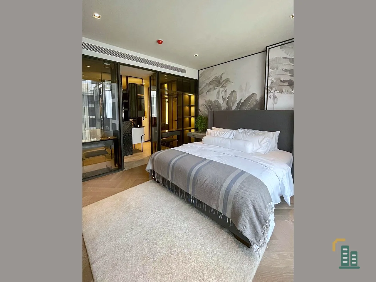 For rent: The Reserve 61 Hideaway, room ready to move in. Wide with usable space Good furniture, reserve now.