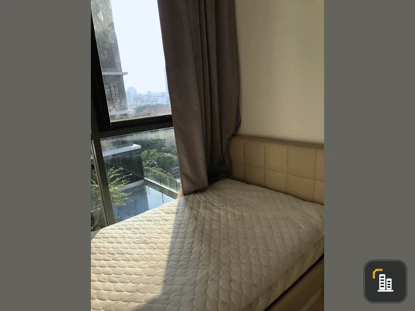 For sale: Ideo Mobi prayathai, 10th floor, swimming pool view. Comes with usable space Let me tell you, you mustn't miss it.