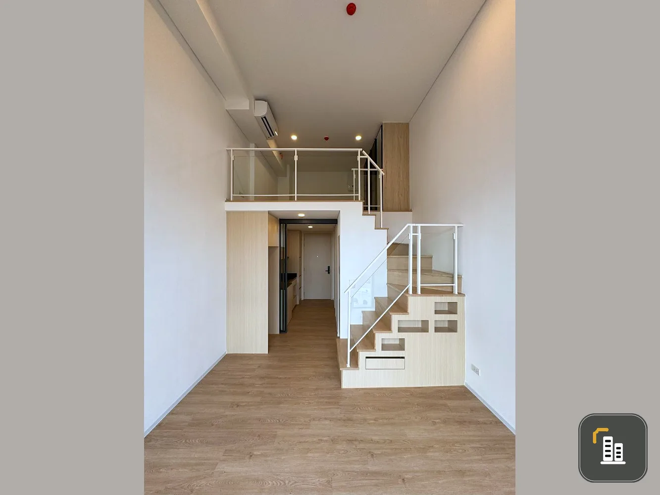 Urgent sale!! Condo Landmark at MRTA Station, 7th floor, Building C, brand new room, good price, don't miss it!!