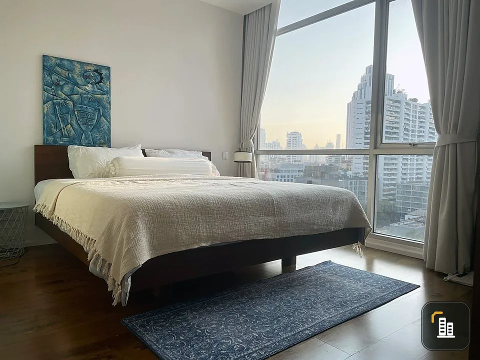 For sale: The Master Centrium, city view, minimally decorated room, very minimalist, minimalist lovers, don't miss it, reserve now.
