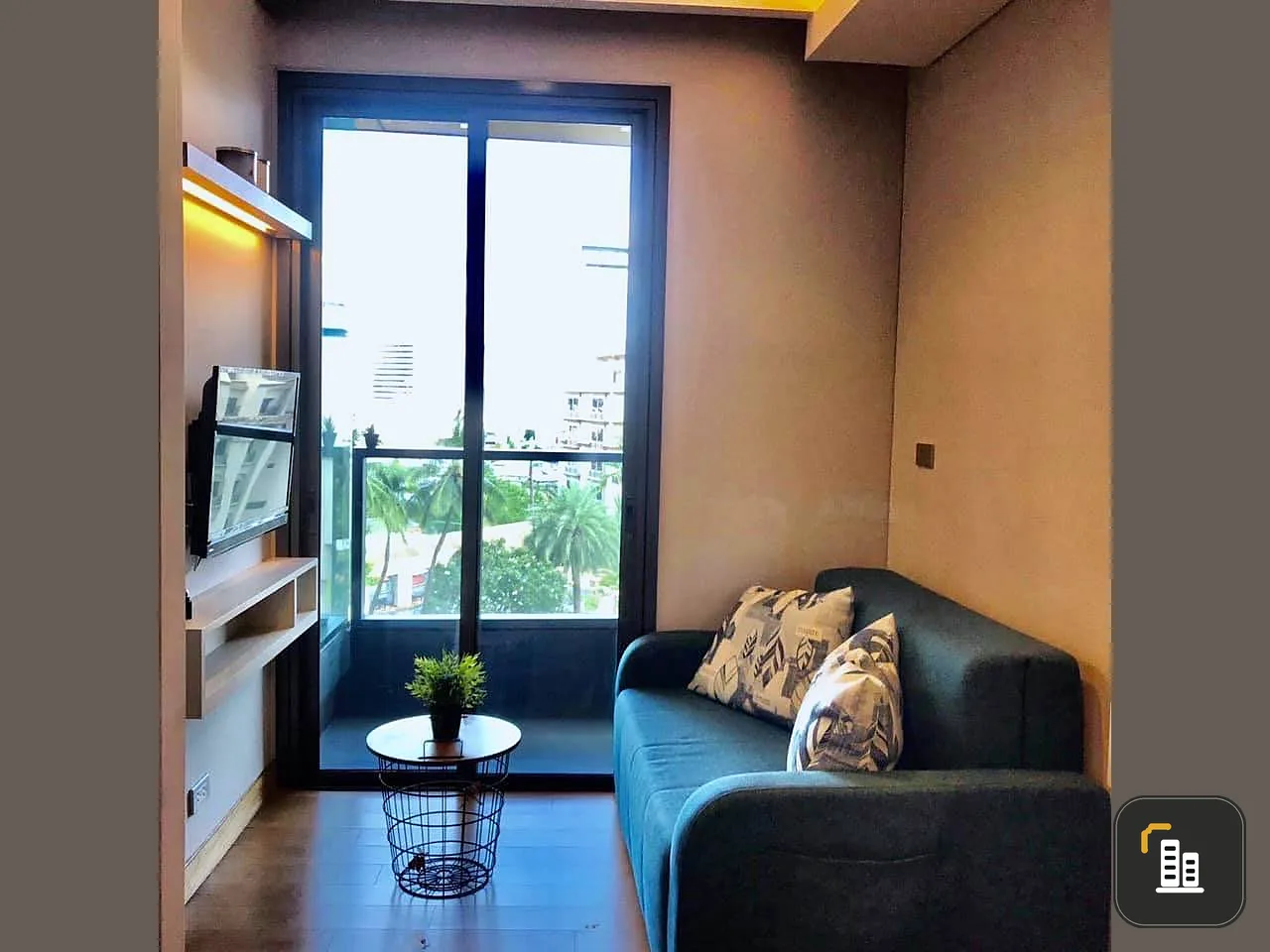 Urgent sale, The Lumpini Condo, 24 rooms, ready to move in, 5th floor, east side, complete in one place. Let me tell you, don't miss it.