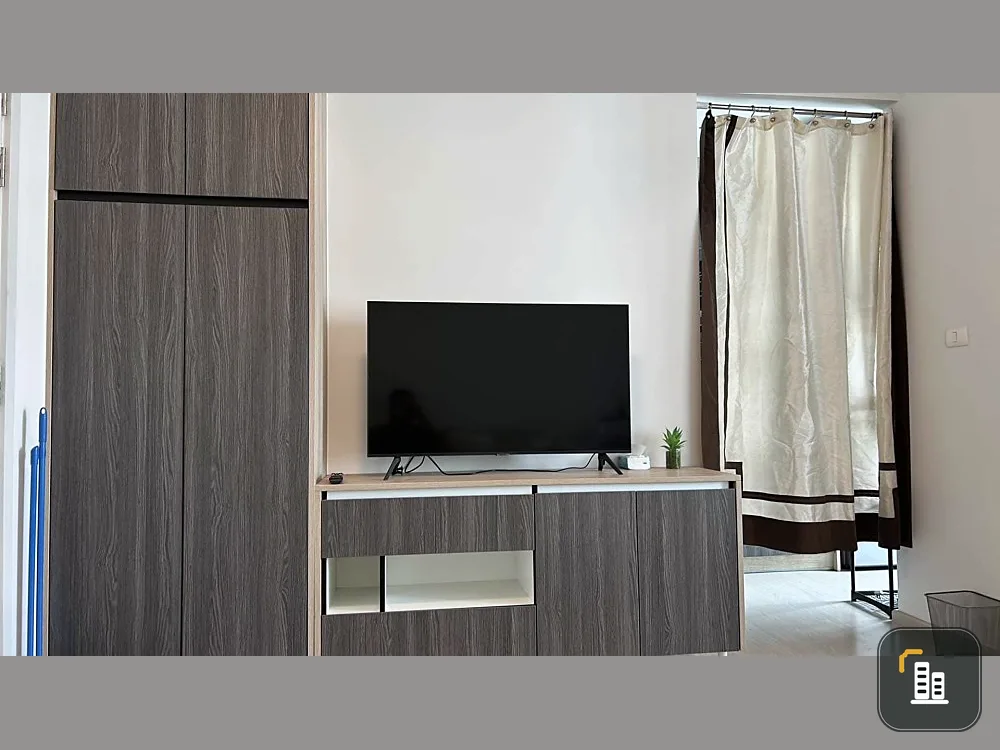 For rent or sale: Unio Sukhumvit 72, separated room. Complete set of furniture, great price. Don't just look and reserve now.