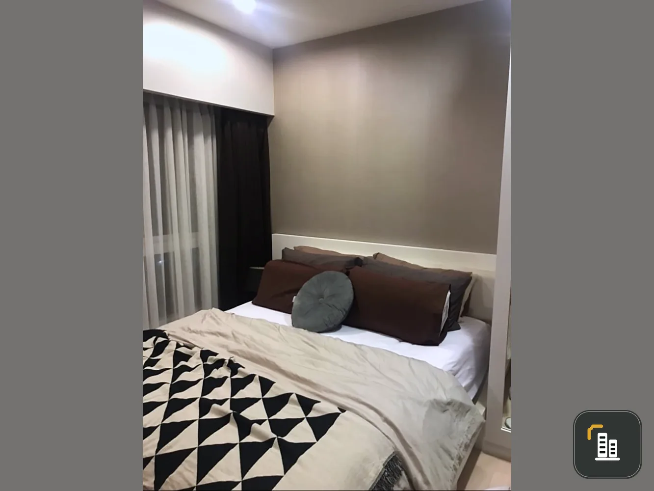 For rent The Viva Sathorn-Taksin, simple decorated room. Fully furnished, nice to sleep in, good like this, reserve now.