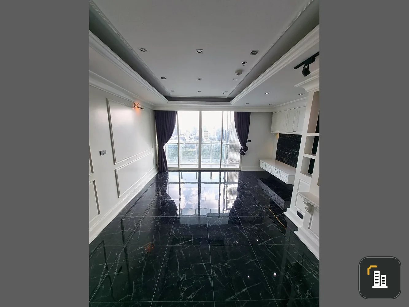 For sale: A Space ID Asoke - Ratchada, 2 bedrooms, 2 bathrooms, good built-in furniture throughout the room. Ready to reserve now.