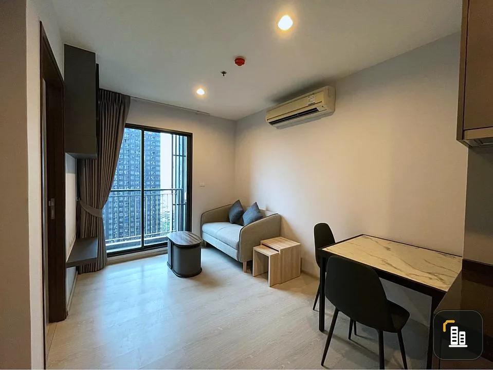 Condo for rent, Rhythm Asoke, nice room, high floor, with furniture and electrical appliances. Just come and move in.