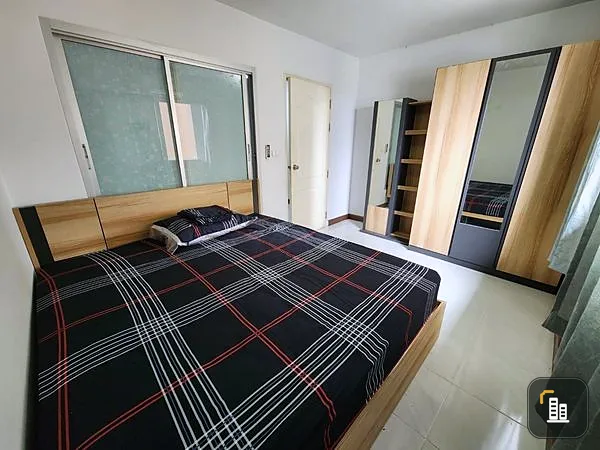 For sale: The Seasons Srinakarin, spacious room, airy, comfortable, comes with an affordable price. Book now, hurry.