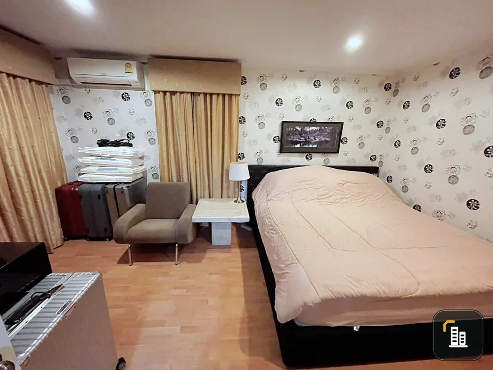 For rent, Lumpini Ville Ramkhamhaeng 44, swimming pool view, fully furnished, ready to move in. Let me tell you, you shouldn't miss it.