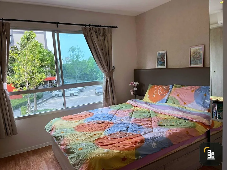 Condo for sale Lumpini Mix Theparak - Srinakarin, built-in furniture with corner room, just drag your bags.
