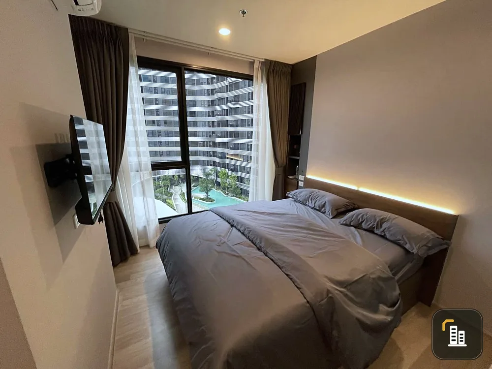 For sale, for rent, Ideo Mobi Sukhumvit East Point, 10th floor, beautiful pool view, good walk-in closet like this, don't miss it.