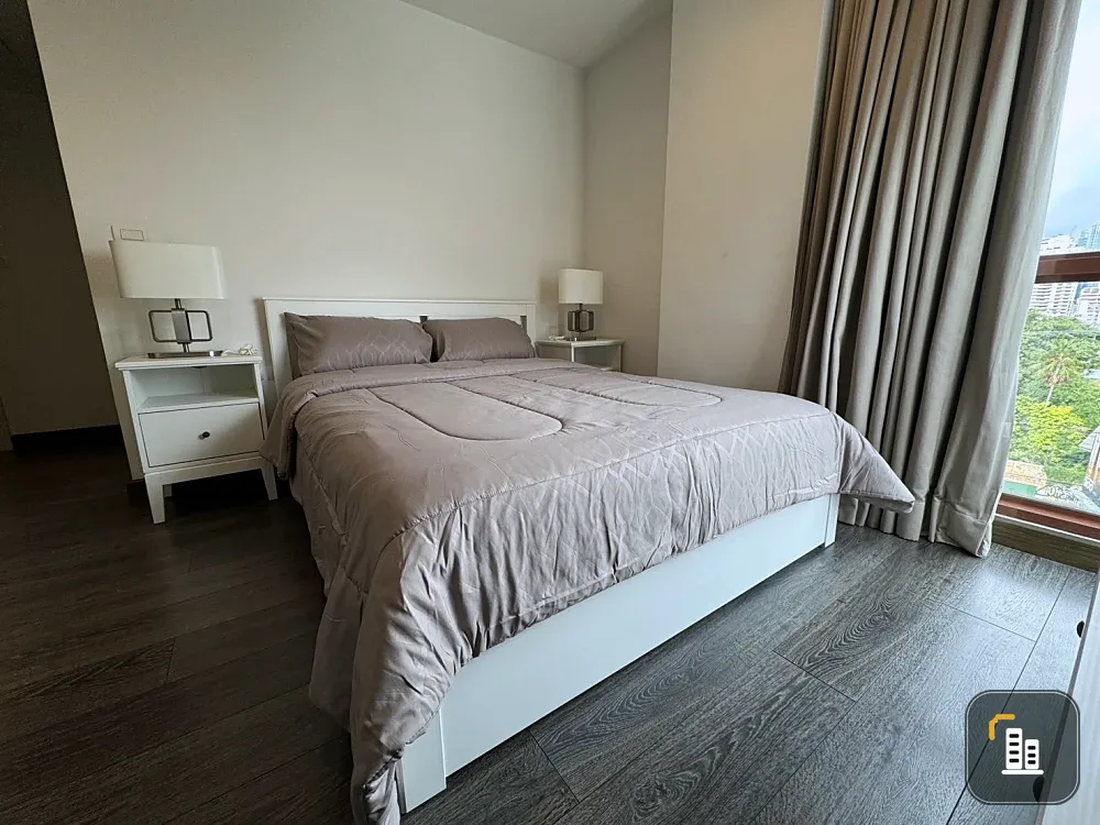 For rent!! Condo The Crest Ruamrudee, 7th floor, luxury condo, beautiful room, fully furnished, ready to move in. Don't miss it!!