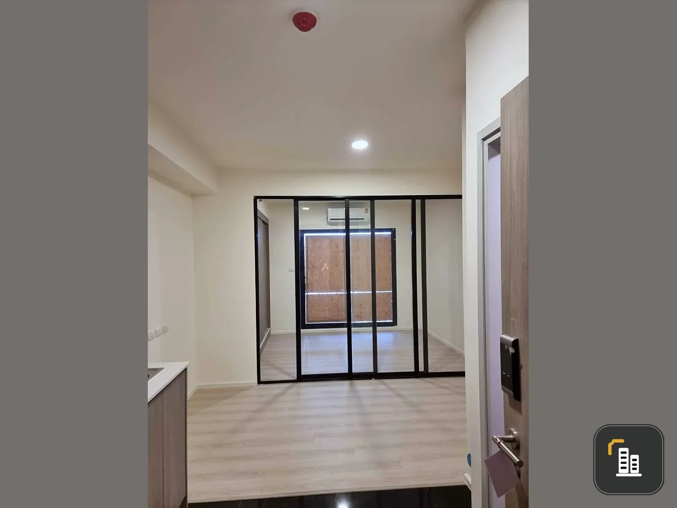 For sale: A Space Mega, 2 high floors, empty room, separated into sections. Open and airy Room renovation line, reserve now, don't miss it.