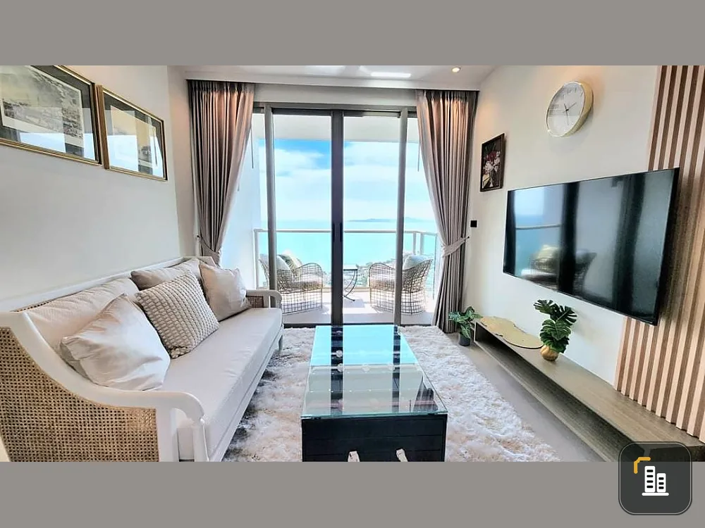 For rent Riviera Ocean Drive, beautifully decorated room with built-ins, 41st floor, amazing sea view. Don't wait, hurry and reserve now.