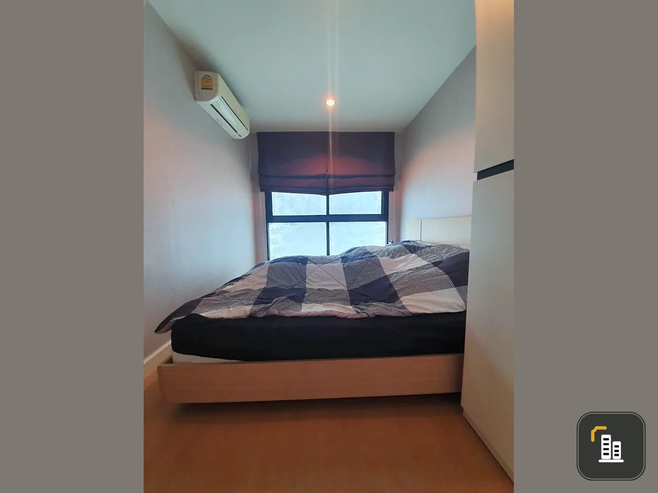 Condo for sale, Metro Sky Ratchada, east side, swimming pool view. Newly renovated room near MRT Huai Khwang