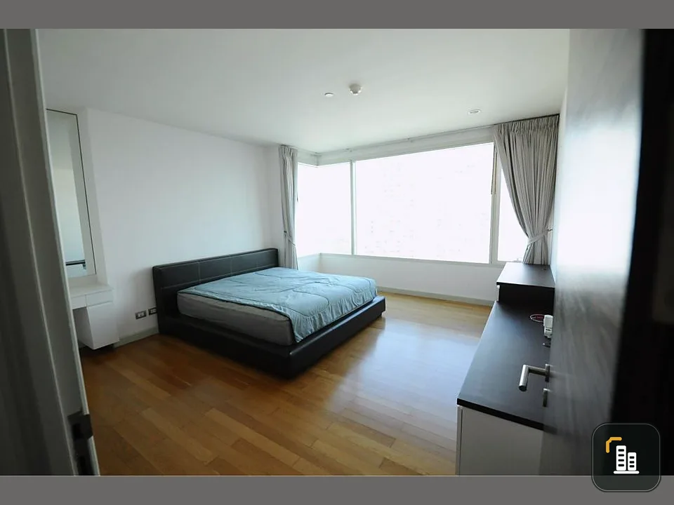 For sale Water Mark Chaophaya River, spacious room Great usable space, good price, you hurry up and be the owner.