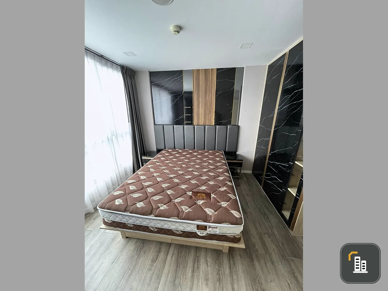 For sale: Atmoz Ratchada-Huai Khwang, 8th floor, built-in whole room, swimming pool view. Ready to move in, reserve now, don't miss out.