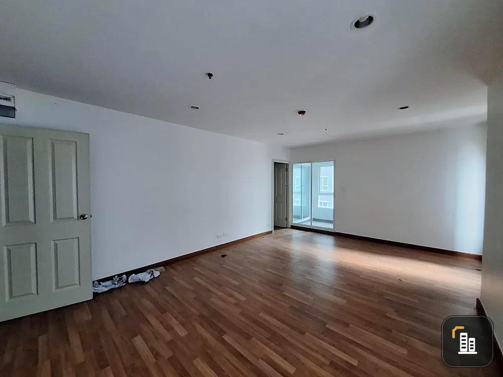 For sale: Regent Home Bang Son, Building B, Floor 12A, size 2 bedrooms, empty room, airy, open. If interested in being an owner, hurry and reserve now