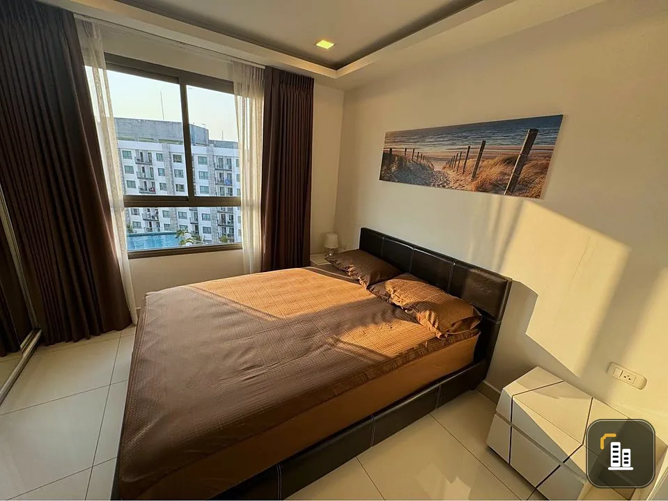 For rent: Arcadia Beach Resort, pool view, spacious room, nice decoration. Soft sofa, comfortable to sit on. If you miss it, don't reserve it at all.