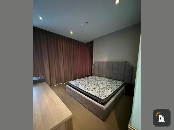 For rent: The Esse at Singha Complex, 10th floor, beautiful room, fully decorated, ready to move in. Book now, urgent.