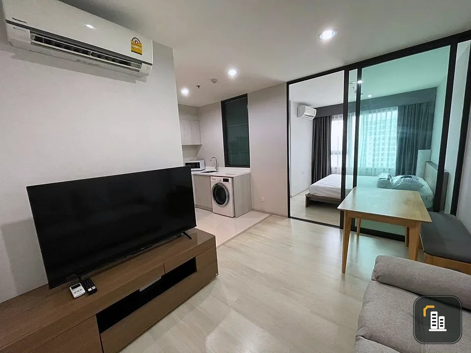 Condo for sale or rent: Life Pinklao, 20th floor, swimming pool view. Fully furnished. If interested, hurry to own it.