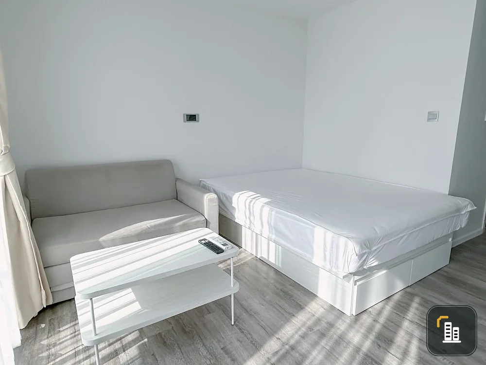 Condo for rent or sale, Atmoz Chaengwattana, beautiful room, has balcony, near the BTS, good location, convenient travel.