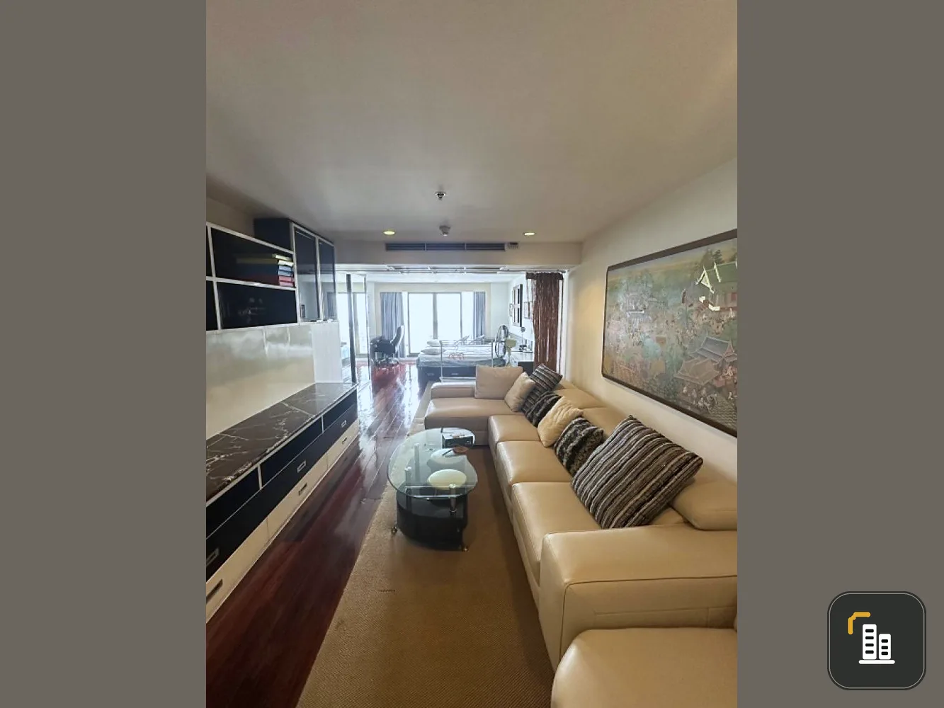 State Tower for sale spacious and comfortable room. High floor, Chao Phraya River view Don't wait, get yours now.